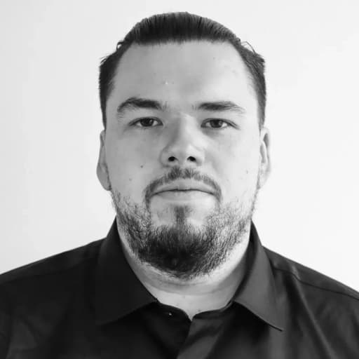 Porträtt av Oleg Surkov